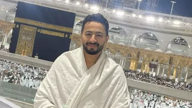 صورة حمادة هلال يوجه رسالة لجمهوره أثناء أدائه فريضة الحج
