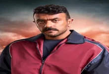 صورة أحمد العوضي يحتفل بذبح أضحية العيد في عين شمس والجمهور يلتف حوله