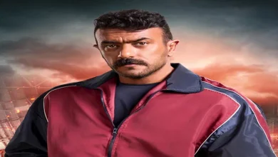 صورة أحمد العوضي يحتفل بذبح أضحية العيد في عين شمس والجمهور يلتف حوله