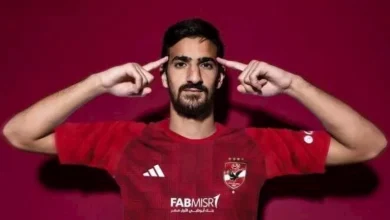 صورة صاحب الظل الخفيف.. بن رمضان يكشف كواليس حديثه مع لاعبي الأهلي بالطائرة