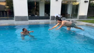 صورة أكرم حسني يوثق موقف كوميدي مع مصطفى غريب