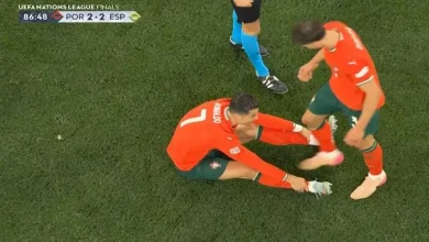 صورة بالصور.. لحظة إصابة رونالدو وخروجه اضطراريًا أمام إسبانيا