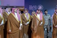 صورة وزير الداخلية يتفقد مركز العمليات الإعلامي الموحد لموسم الحج التابع لوزارة الإعلام  أخبار السعودية