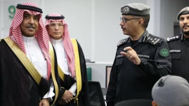 صورة وزير الإعلام يزور مركز العمليات الأمنية الموحدة (911) بمنطقة مكة المكرمة  أخبار السعودية