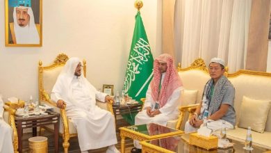 صورة آل الشيخ يستقبل عضو البرلمان التايلندي والقاضي الأول بمحكمة الاستئناف في بانكوك  أخبار السعودية