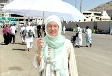صورة الدنماركية «كاميليا» تروي حكايتها لـ «عكاظ».. ما سر الإجابة التي أوصلتها إلى مكة ؟  أخبار السعودية