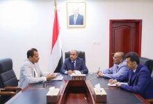 صورة رئيس الحكومة اليمنية يؤكد على المسؤوليات التي تقع على عاتق السلطات المحلية في تقديم الخدمات وتحقيق الاستقرار  أخبار السعودية