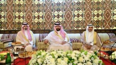 صورة أمير جازان يتفقد محافظة جزر فرسان ويلتقي عدداً من المشايخ والأهالي  أخبار السعودية