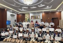 صورة محافظ صامطة يُكرِّم كشافة جمعية التنمية بالقفل لمشاركتهم في موسم الحج  أخبار السعودية
