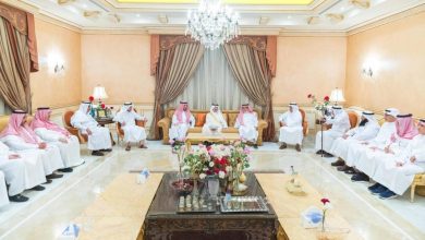 صورة أمير الشرقية ونائبه يقدمان التعازي لأسرة البسام  أخبار السعودية