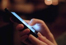 صورة «الصحة العالمية» تحذر من الإفراط في استخدام الجوال ووسائل التواصل.. لماذا؟  أخبار السعودية