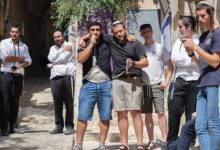 صورة إصابة 3 فلسطينيين برصاص مستوطنين إسرائيليين في الضفة