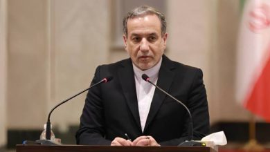 صورة | وزير الخارجية الإيراني: تخصيب اليورانيوم “خط أحمر” لا مساومة عليه