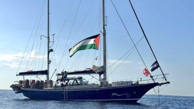 صورة | مركز عدالة: متطوعو سفينة مادلين ما زالوا في عرض البحر والإجراءات القانونية الثلاثاء