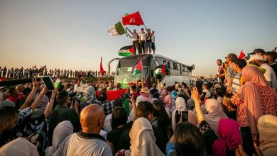 صورة | قافلة الصمود تصل إلى مدينة الزاوية الليبية وسط ترحيب كبير في طريقها لكسر الحصار عن غزة