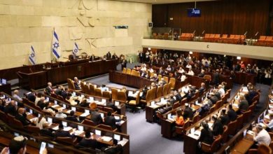 صورة | إعلام عبري: المعارضة في تل أبيب تفشل في تمرير مشروع قانون حل الكنيست وسط تهديدات وهجوم من لابيد