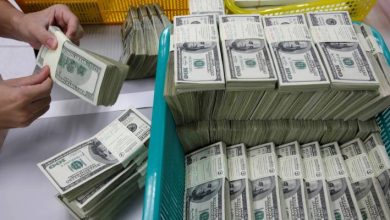 صورة | الدولار يهبط لأدنى مستوى منذ 2022 بعد تهديدات ترمب الجمركية