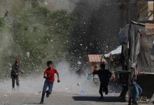 صورة | وزارة الصحة بغزة: 20 شهيدًا و200 مصاب جراء قصف “إسرائيل” قرب مركز مساعدات في رفح