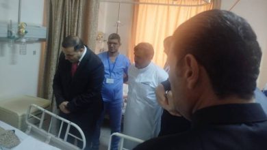 صورة | محافظ الزرقاء يتفقد مصابي حادثة “الجسم الغريب” في الأزرق ويوجه بتعزيز إجراءات السلامة