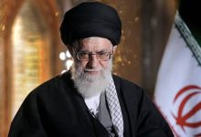 صورة | نفي ومحاولات اغتيال”.. أسرار ومحطات في حياة علي خامنئي من الطفولة إلى قيادة إيران