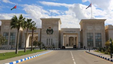 صورة | الأمن العام: عمليات البحث والتفتيش عن الشخص الذي تعرض لانهيار بئر إرتوازي في العقبة بمراحلها النهائية