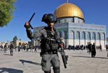 صورة | قوات الاحتلال تقتحم الأقصى وتنفذ اعتقالا جماعيا لحراس المسجد