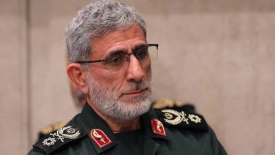 صورة | إسماعيل قاآني يبدد شائعات اغتياله بظهور علني في قلب طهران