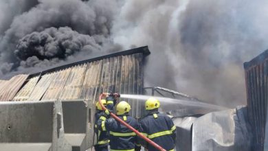 صورة | الأمن العام: دخان كثيف تصاعد بحريق مستودع في عمان نظراً لطبيعة المواد المشتعلة.. ولا إصابات