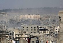صورة الجيش الإسرائيلي ينثر منشورات في غزة تتضمن آيات قرآنية