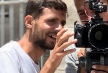 صورة استشهاد مصور صحفي متأثرا بإصابته في قصف الاحتلال خيمة الصحفيين بغزة