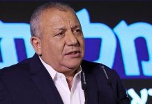 صورة آيزنكوت ينفصل عن “المعسكر الوطني” الذي يترأسه غانتس