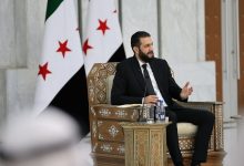 صورة حاخام أمريكي كبير يرهن حدوث لقاء مباشر بين الشرع ونتنياهو بأمر قد يفعله!