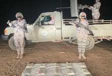 صورة إحباط تهريب 18 كيلوجرامًا من الحشيش و26,550 قرصًا مخدرًا بجازان