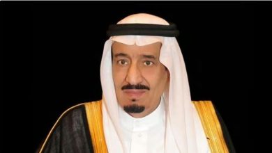 صورة منح وسام الملك عبدالعزيز من الدرجة الثالثة لـ 200 مواطن ومواطنة لتبرعهم بالأعضاء