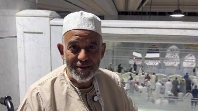 صورة حاج مصري أمضى 15 عامًا محاولًا الوصول إلى الحج حتى تحقق حلمه ووجد نفسه بين الحجيج