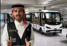 صورة مهندس يكرّس إجازة الحج متطوعًا لخدمة ضيوف الرحمن من قلب الحرم المكي
