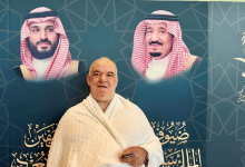 صورة بعد 20 عامًا من إسلامه.. “لويس” الأوروغوياني يحلق لأول مرة بالطائرة نحو مكة ملبيًا بالحج