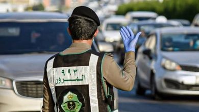 صورة “المرور” يُنظم تدفق المركبات والمشاة في عرفات بخطط محكمة وتكامل ميداني