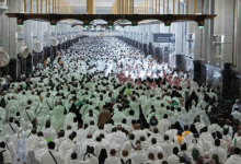 صورة حجاج بيت الله الحرام يؤدون طواف الإفاضة في أجواء إيمانية وخدمات متكاملة