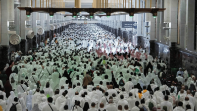 صورة حجاج بيت الله الحرام يؤدون طواف الإفاضة في أجواء إيمانية وخدمات متكاملة