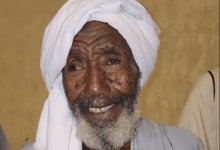 صورة «تمنى حسن الخاتمة».. قصة حاج سوداني يحمل كفنه