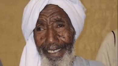 صورة «تمنى حسن الخاتمة».. قصة حاج سوداني يحمل كفنه