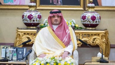 صورة الأمير عبدالعزيز بن سعود يلتقي كبار مسؤولي وزارة الداخلية وقادة القطاعات الأمنية
