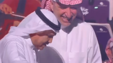 صورة محمد عبده يحيي أولى حفلات أرينا الخبر ويحتفل بعيد ميلاده مع الجمهور