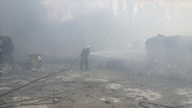 صورة الدفاع المدني بمحافظة البيضاء يخمد حريقًا في مخلّفات بأرض مسوّرة بحي الأنوار