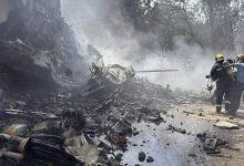 صورة خلل في المحرك أو الاصطدام بالطيور.. أسباب محتملة لتحطم الطائرة الهندية