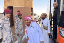 صورة حرس الحدود يسهل إجراءات مغادرة ضيوف الرحمن عبر منفذ الوديعة