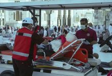 صورة «الهلال الأحمر» تنجح في توليد حاجة إندونيسية بساحات المسجد الحرام