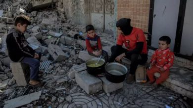 صورة الأطفال في غزة سيبدأون بالموت عطشاً