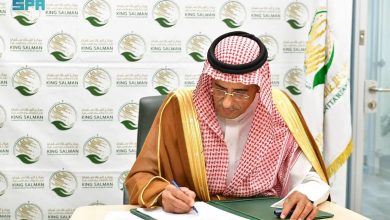 صورة «سلمان للإغاثة» يوقع اتفاقية تعاون مشترك لإنشاء أربع محطات لتحلية المياه في قطاع غزة